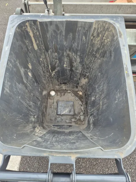 Wheelie Bin Cleaning Service in Eastleigh